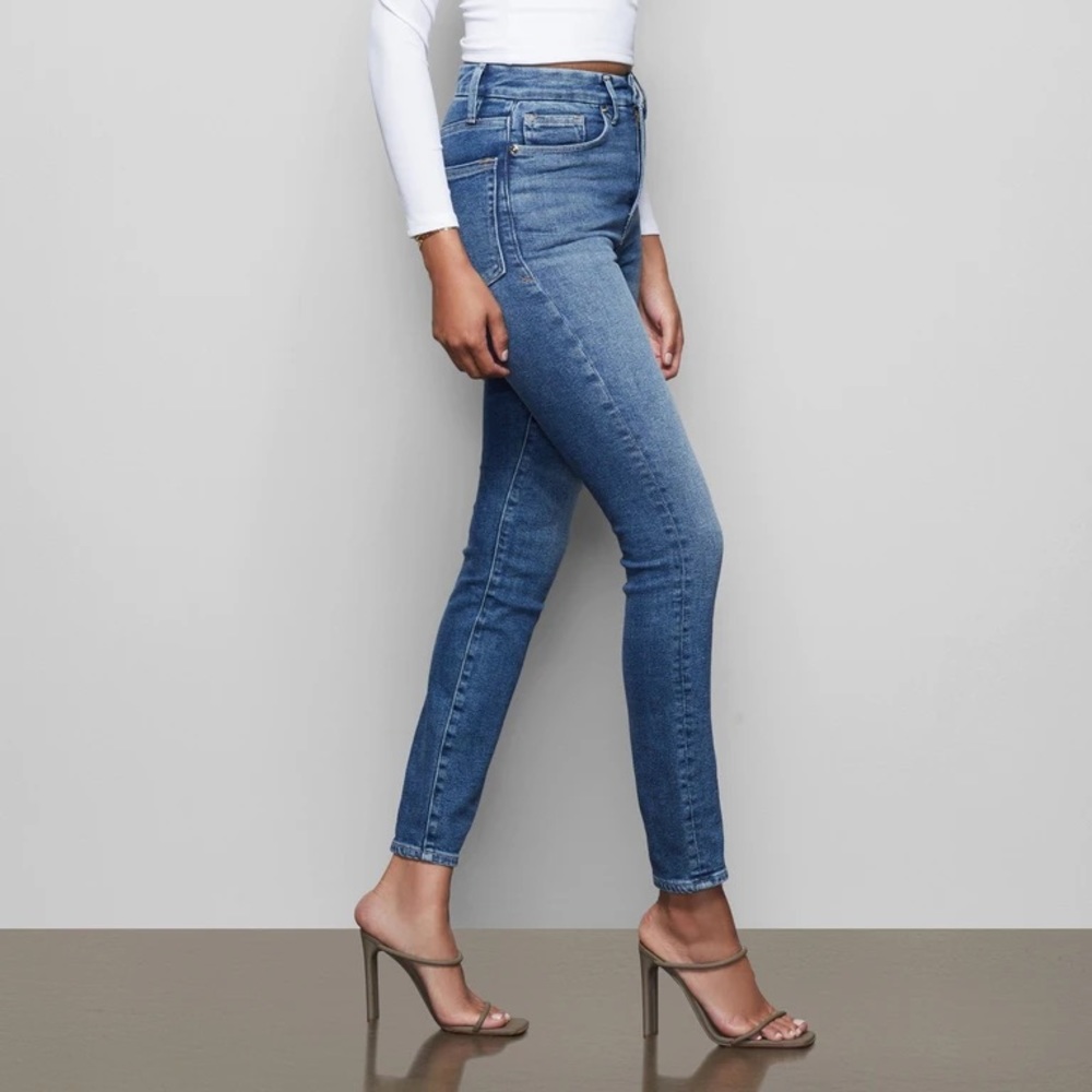 NWT Good American good curve skinny jean blue190 size 24